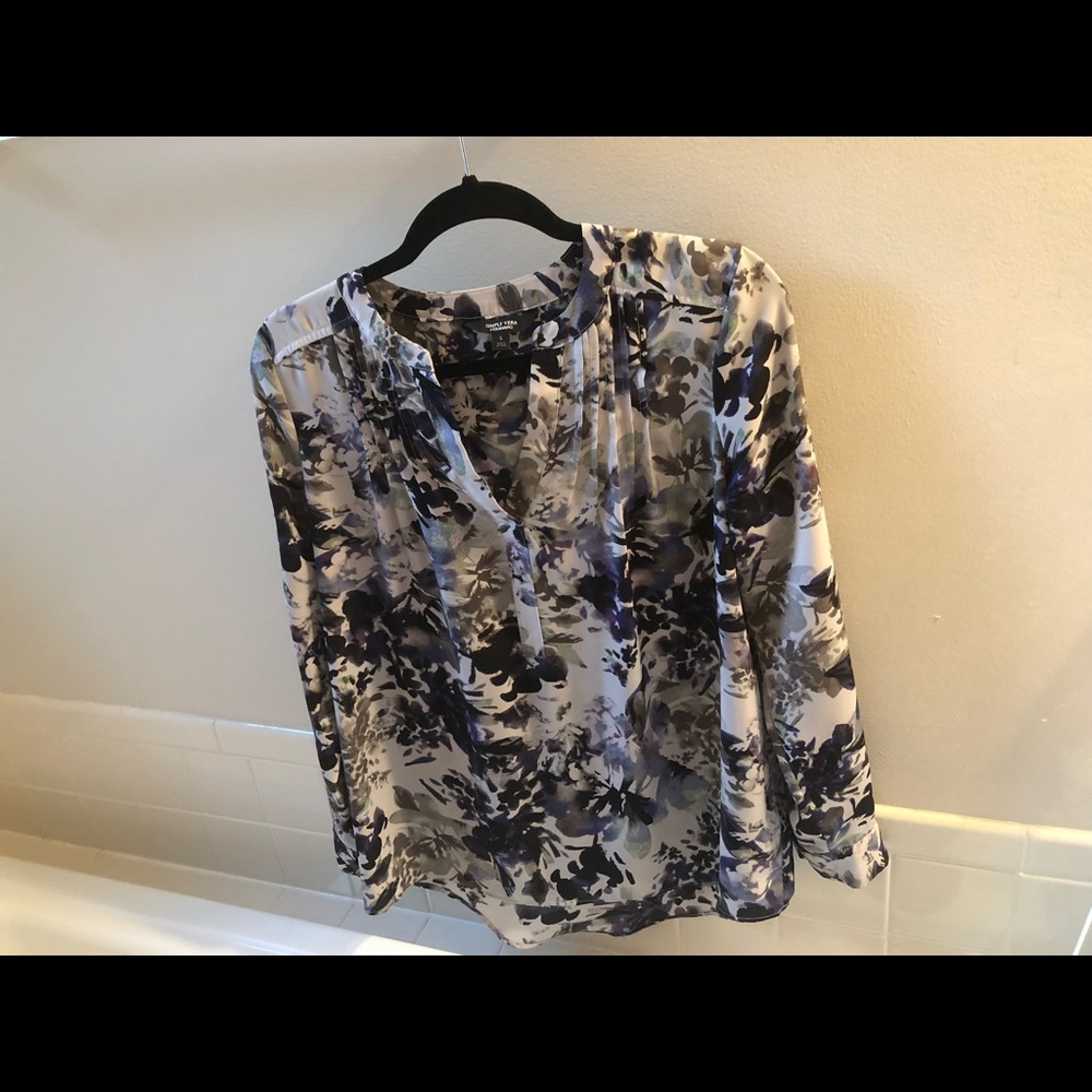 Simply Vera Vera Wang small blouse